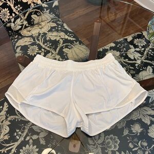 Lululemon Athletica Hotty Hot Low Rise 2.5” Shorts